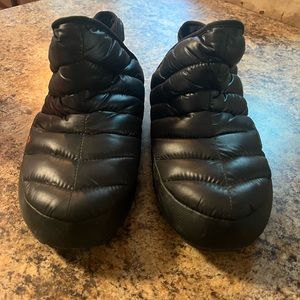 The North Face Women’s ThermoBall Traction Booties
